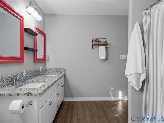 206 Rustic Dr, Dinwiddie, VA 23830