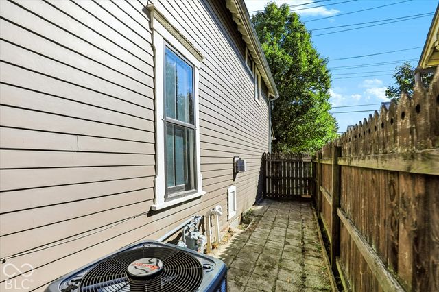 1114 E Saint Clair Street, Indianapolis, IN 46202