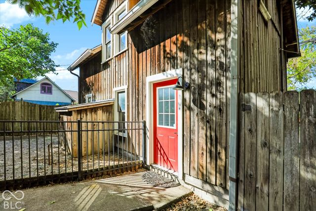 1114 E Saint Clair Street, Indianapolis, IN 46202