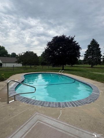1461 W Smith Road, Bedford Twp, MI 48182