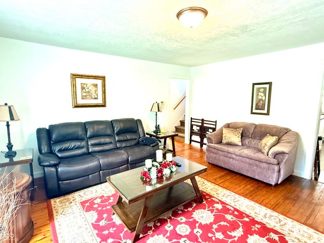 840 Nelson Ridge Road, Columbus, IN 47201