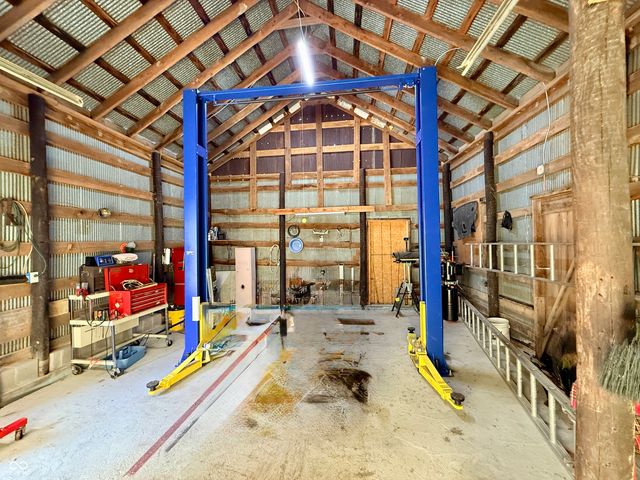 840 Nelson Ridge Road, Columbus, IN 47201