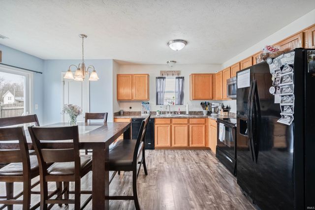 1004 Maple Run Drive, Sheridan, IN 46069