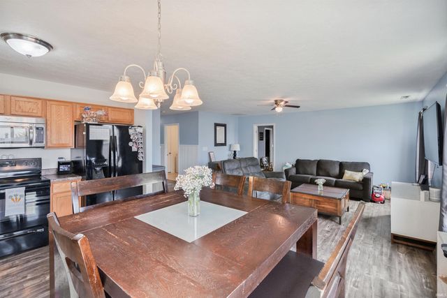 1004 Maple Run Drive, Sheridan, IN 46069