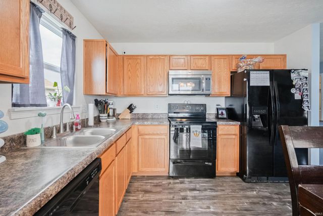 1004 Maple Run Drive, Sheridan, IN 46069