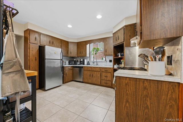 21-51 48th Street, Astoria, NY 11105