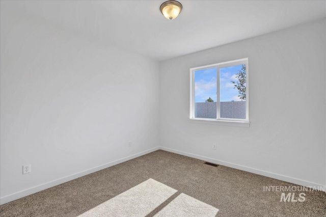 592 Eclipse Dr, Twin Falls, ID 83301