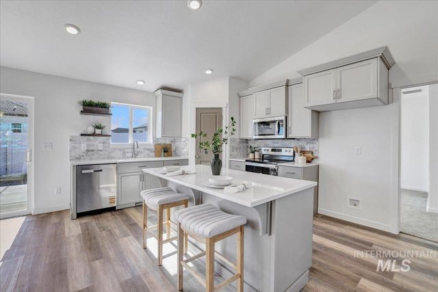 592 Eclipse Dr, Twin Falls, ID 83301