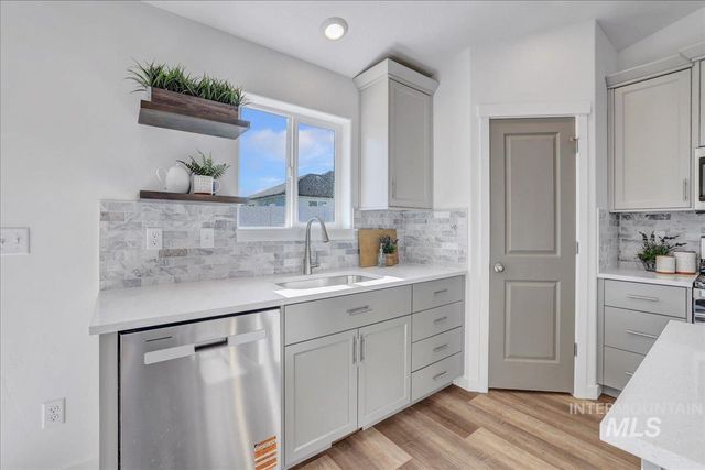 592 Eclipse Dr, Twin Falls, ID 83301