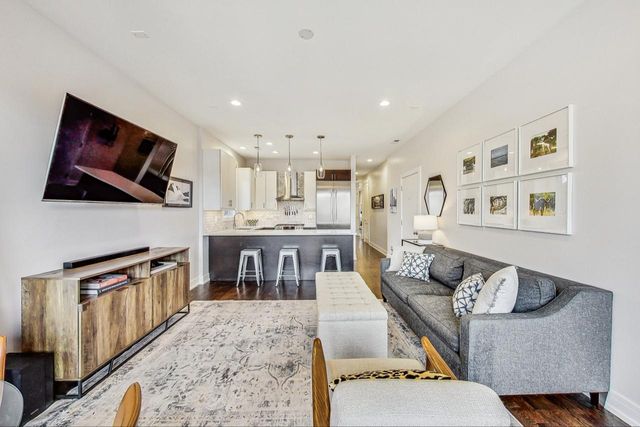 1057 N Winchester Avenue 2, Chicago, IL 60622