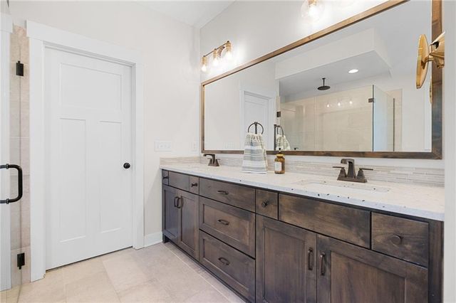 2362 SW River Trail Road, Lee's Summit, MO 64082