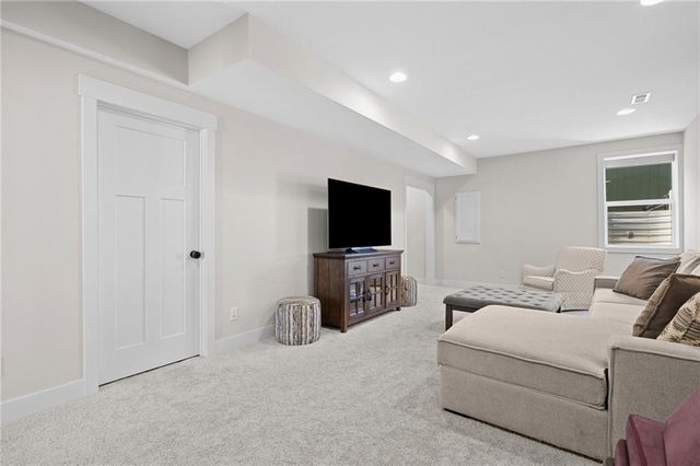 2362 SW River Trail Road, Lee's Summit, MO 64082