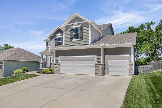 2362 SW River Trail Road, Lee's Summit, MO 64082