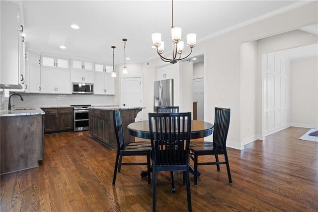 2362 SW River Trail Road, Lee's Summit, MO 64082