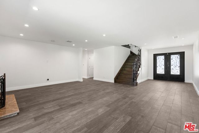 22405 Calipatria Drive, Calabasas, CA 91302