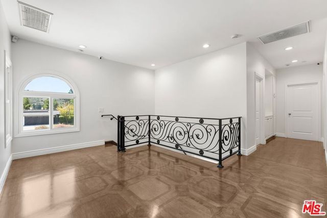 22405 Calipatria Drive, Calabasas, CA 91302