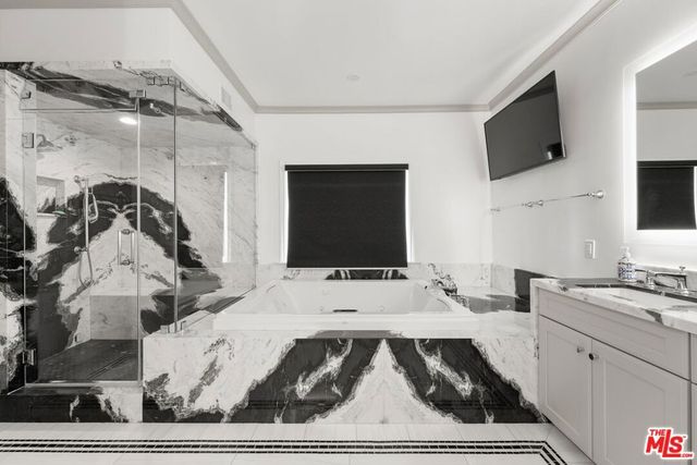 22405 Calipatria Drive, Calabasas, CA 91302