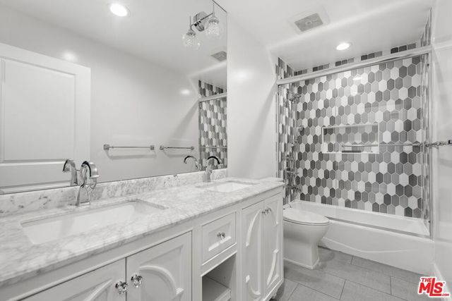 22405 Calipatria Drive, Calabasas, CA 91302