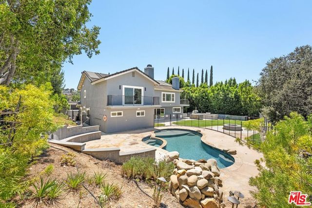 22405 Calipatria Drive, Calabasas, CA 91302
