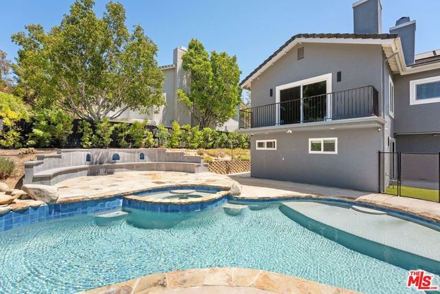 22405 Calipatria Drive, Calabasas, CA 91302