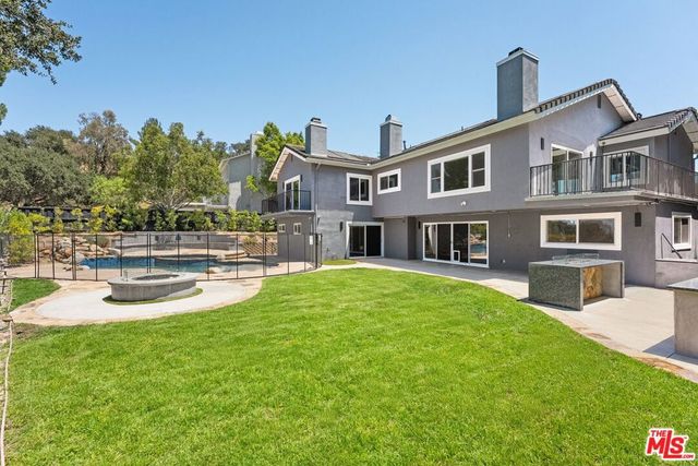 22405 Calipatria Drive, Calabasas, CA 91302