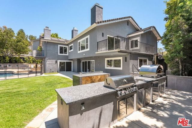 22405 Calipatria Drive, Calabasas, CA 91302