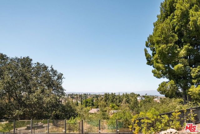 22405 Calipatria Drive, Calabasas, CA 91302