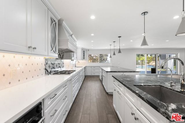 22405 Calipatria Drive, Calabasas, CA 91302