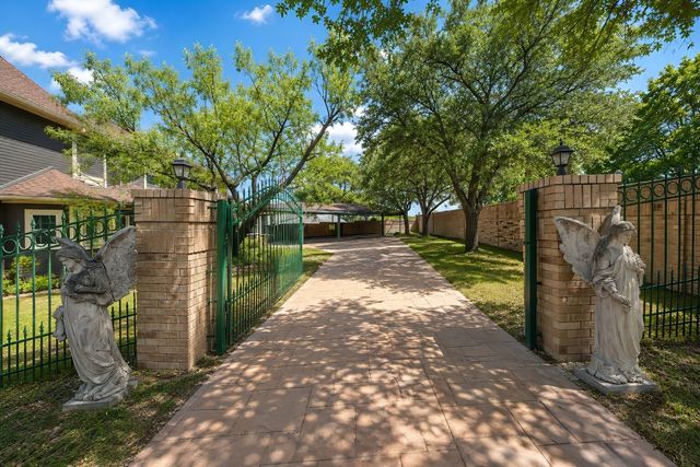 7400 Golf Club Drive, Fort Worth, TX 76179