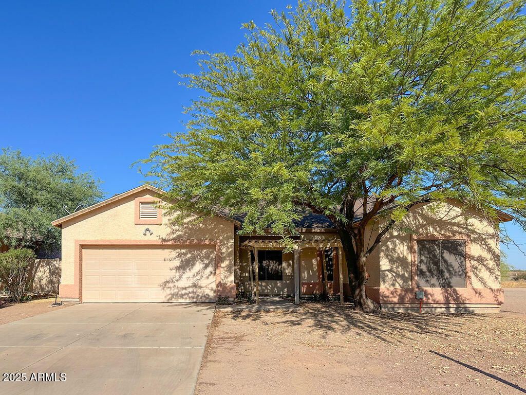 15220 S PADRES Road, Arizona City, AZ 85123