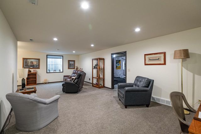 3120 Beyer ROAD, Holmen, WI 54636