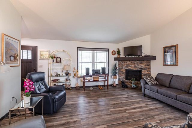 3120 Beyer ROAD, Holmen, WI 54636