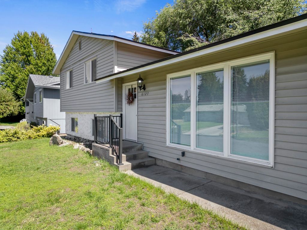 6127 S Crestline St, Spokane, WA 99223