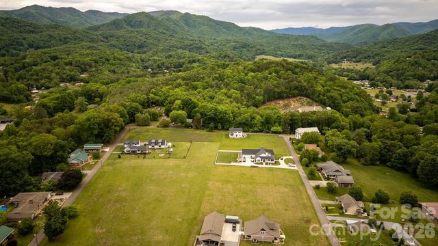 140 Dunbar Street, Bryson City, NC 28713