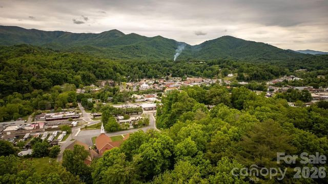 140 Dunbar Street, Bryson City, NC 28713