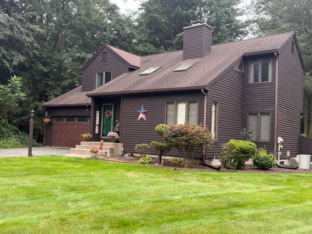 133 Cottonwood Ln, Agawam, MA 01001