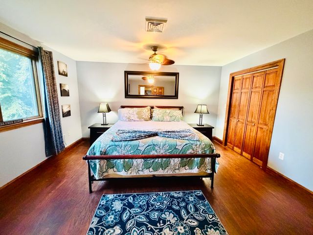 133 Cottonwood Ln, Agawam, MA 01001