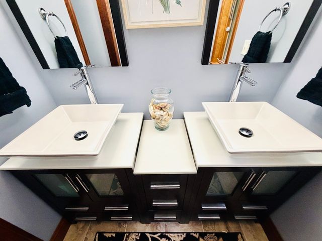 133 Cottonwood Ln, Agawam, MA 01001