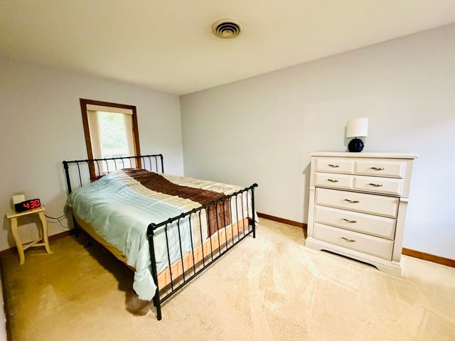 133 Cottonwood Ln, Agawam, MA 01001