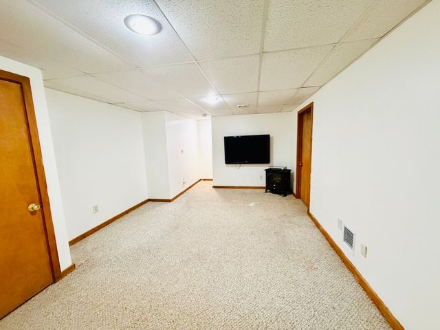 133 Cottonwood Ln, Agawam, MA 01001