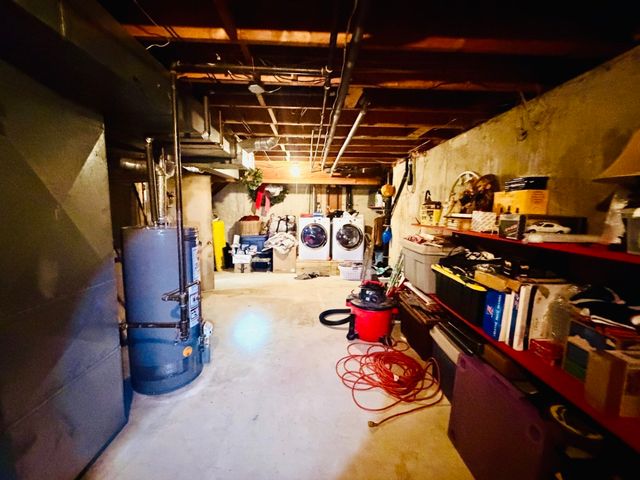 133 Cottonwood Ln, Agawam, MA 01001