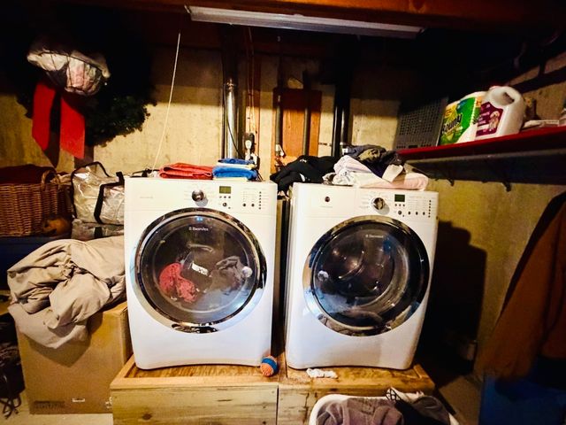 133 Cottonwood Ln, Agawam, MA 01001