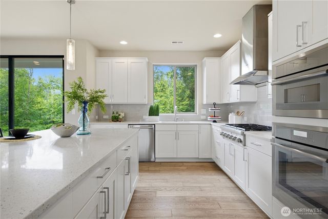 23398 SE 41st Court, Sammamish, WA 98075