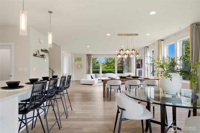 23398 SE 41st Court, Sammamish, WA 98075