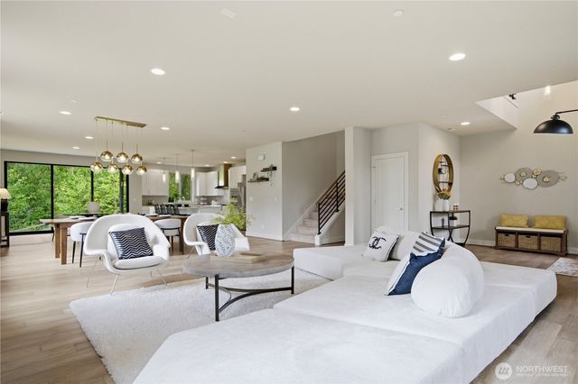 23398 SE 41st Court, Sammamish, WA 98075