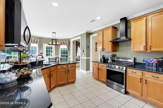 2 Stonehenge Court, Jackson, NJ 08527