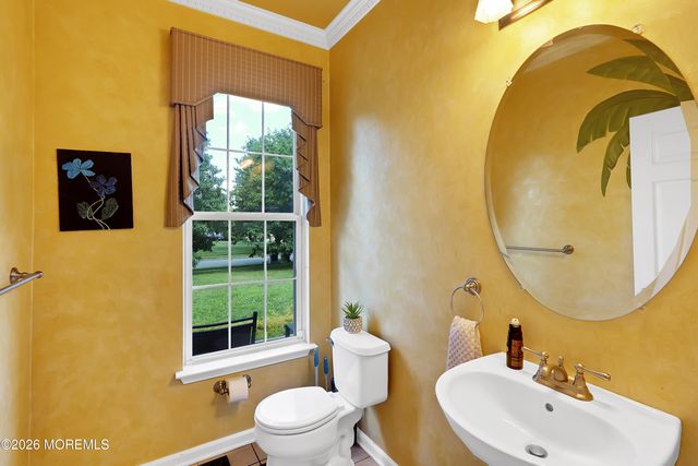 2 Stonehenge Court, Jackson, NJ 08527