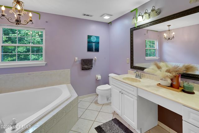 2 Stonehenge Court, Jackson, NJ 08527