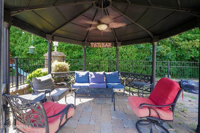 2 Stonehenge Court, Jackson, NJ 08527