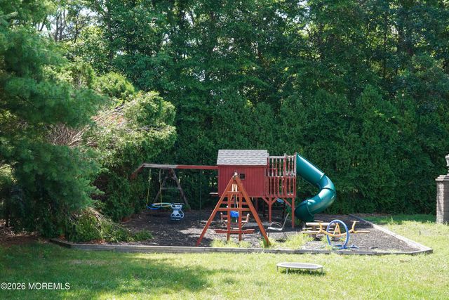 2 Stonehenge Court, Jackson, NJ 08527
